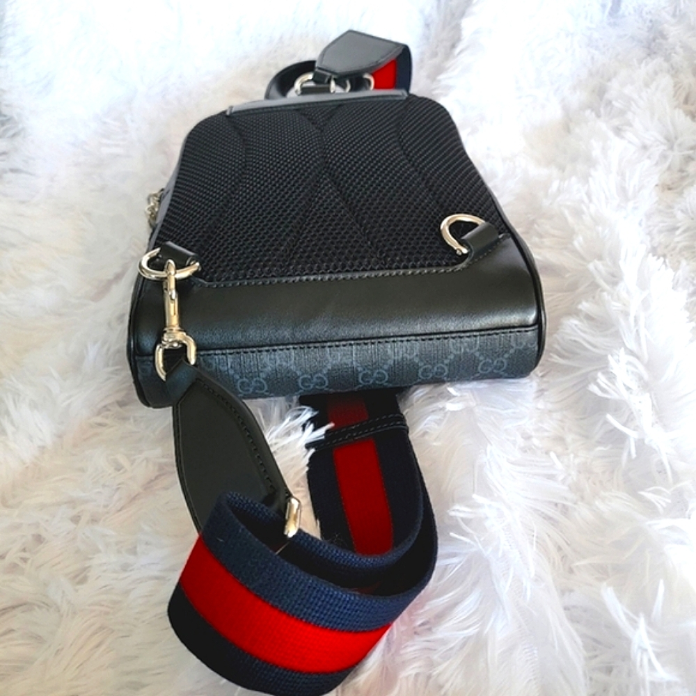 Auth💞 NWOT Supreme GG Crossbody/backstrap Bag ( full inclusion) - Picture 7 of 11